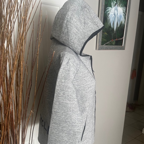New SoulCycle x Lululemon Warrior Zip Hoodie Gray Size 8 Medium Cycle Yoga - Picture 8 of 16